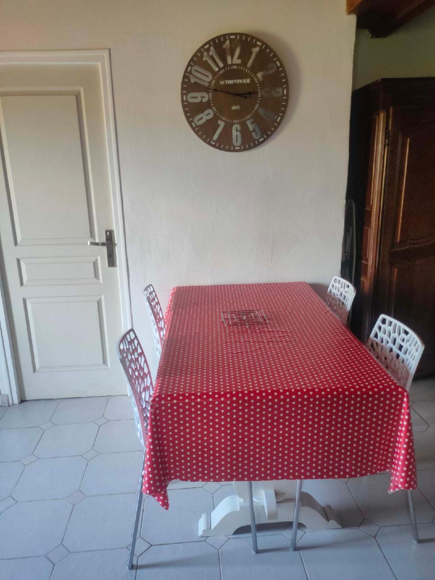 Appartement Avec Grand Jardin Et Parking, Uzès Dış mekan fotoğraf
